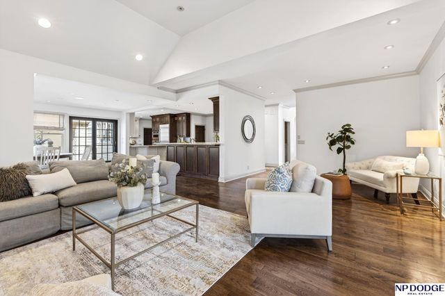 206 Fairacres Road, Omaha, NE 68132