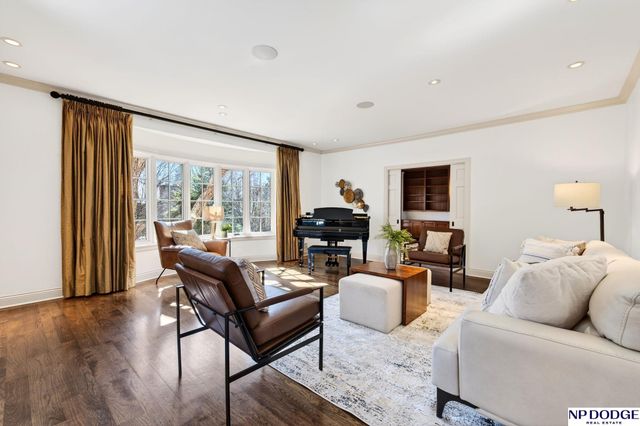 206 Fairacres Road, Omaha, NE 68132