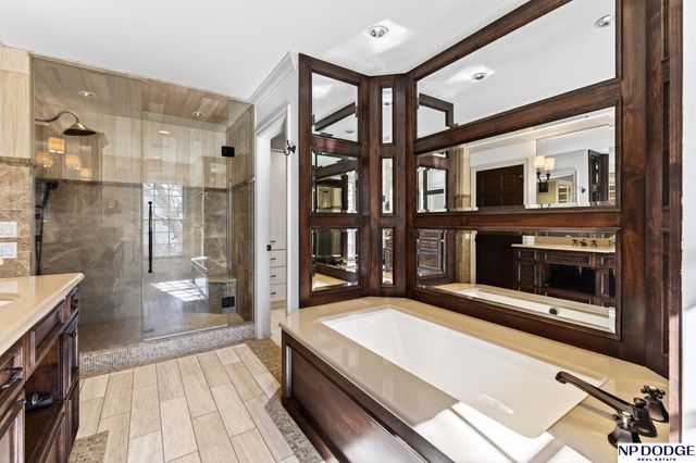 206 Fairacres Road, Omaha, NE 68132