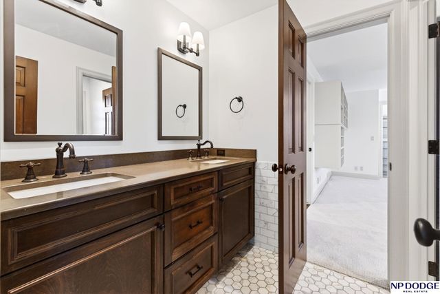 206 Fairacres Road, Omaha, NE 68132