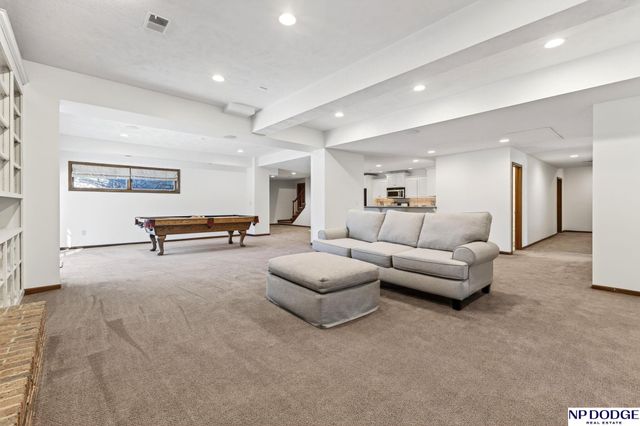 206 Fairacres Road, Omaha, NE 68132