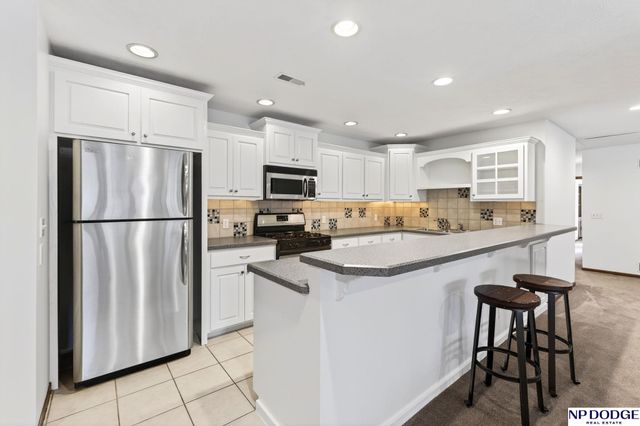 206 Fairacres Road, Omaha, NE 68132