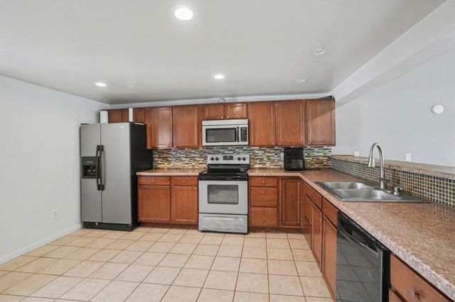 184 E Tyler Road, Muskegon, MI 49445