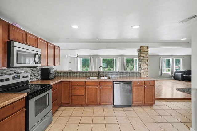 184 E Tyler Road, Muskegon, MI 49445