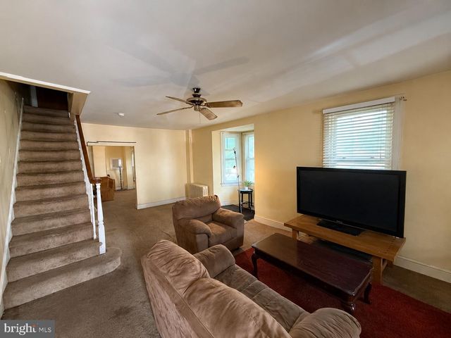 438 SAINT MARY ST, Burlington, NJ 08016