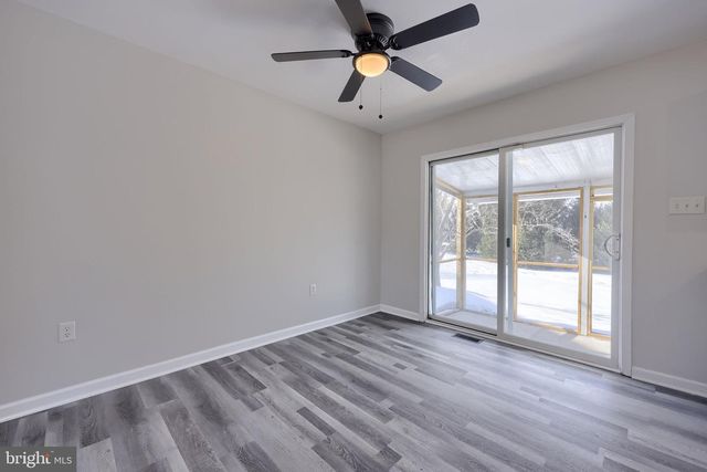 185 CHARLES CIR, York, PA 17406