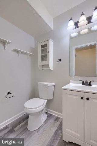 185 CHARLES CIR, York, PA 17406