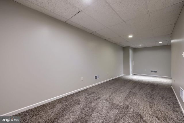 185 CHARLES CIR, York, PA 17406