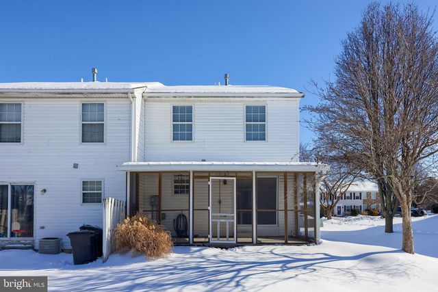 185 CHARLES CIR, York, PA 17406