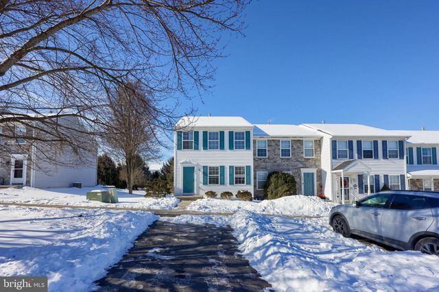 185 CHARLES CIR, York, PA 17406