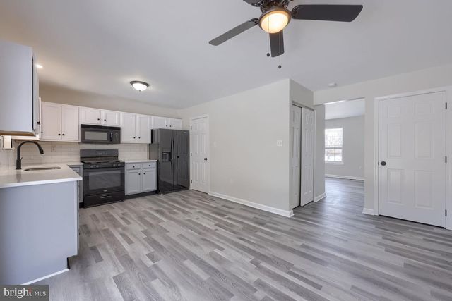 185 CHARLES CIR, York, PA 17406