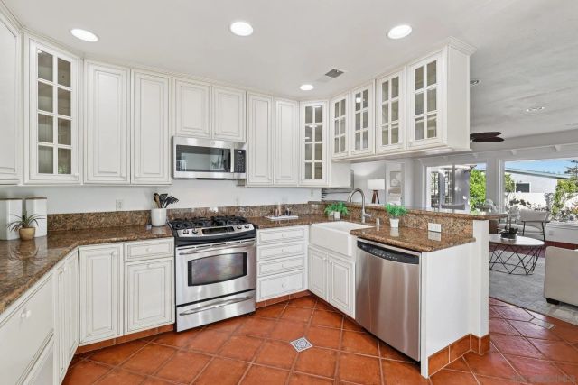 1590 Chatsworth Blvd, San Diego, CA 92107