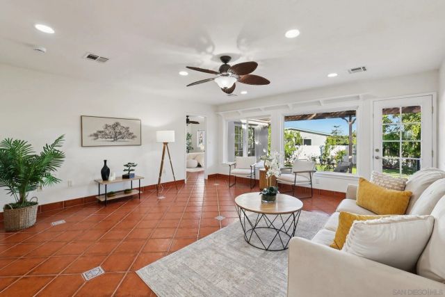 1590 Chatsworth Blvd, San Diego, CA 92107