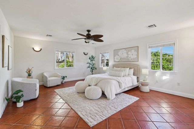 1590 Chatsworth Blvd, San Diego, CA 92107