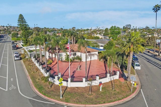 1590 Chatsworth Blvd, San Diego, CA 92107