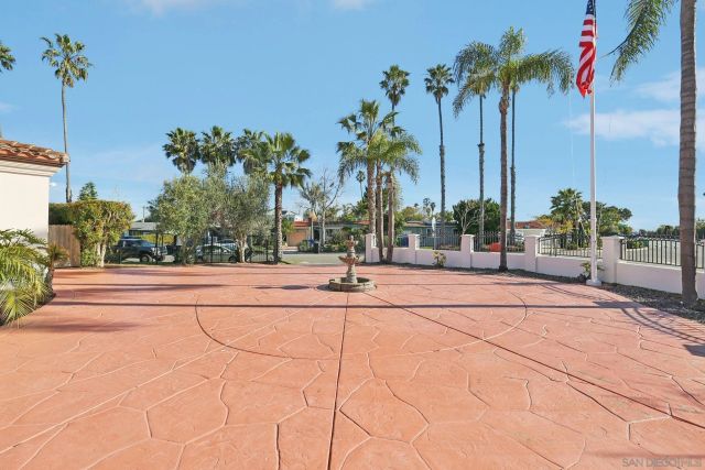 1590 Chatsworth Blvd, San Diego, CA 92107