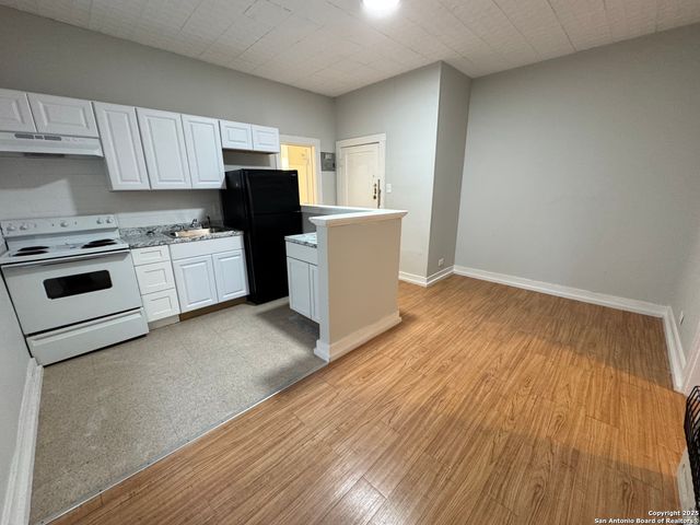 407 E Locust St Apt 5, San Antonio, TX 78212