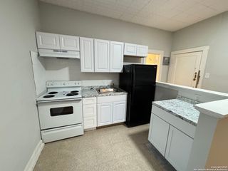 407 E Locust St Apt 5, San Antonio, TX 78212
