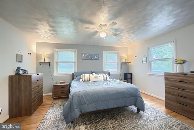 132 E KING ST, Dallastown, PA 17313