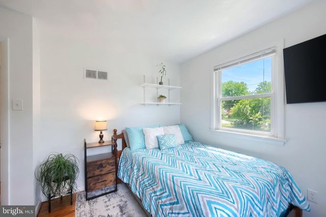 132 E KING ST, Dallastown, PA 17313