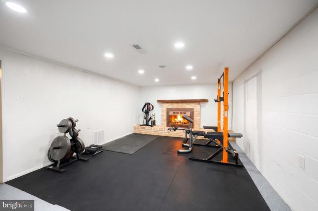132 E KING ST, Dallastown, PA 17313