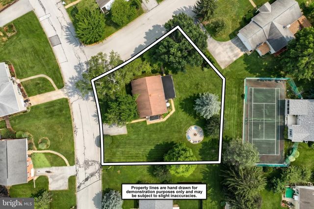132 E KING ST, Dallastown, PA 17313