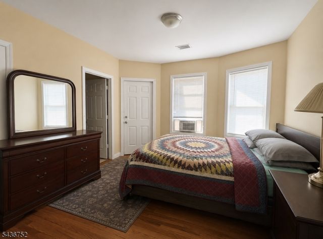 15 Hobson St, Newark City, NJ 07112