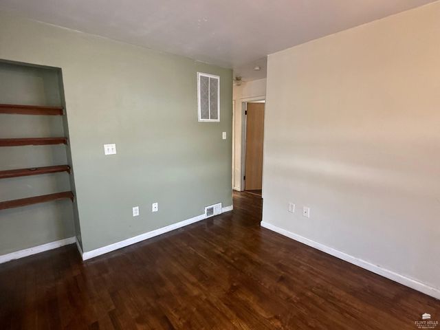 2129 Blaker Drive, Manhattan, KS 66502