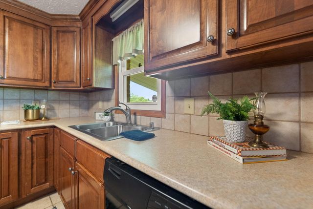 1314 Kit Cowan Road, Somerset, KY 42501