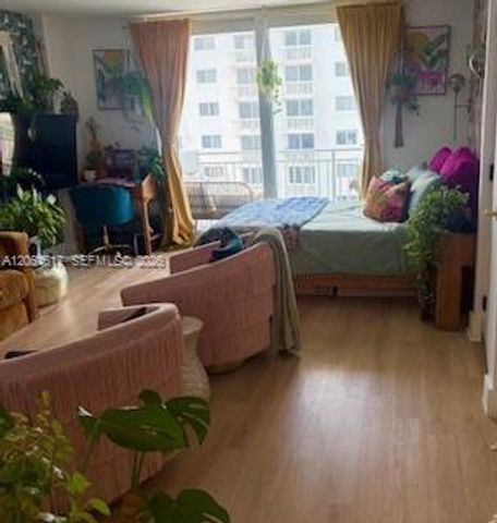345 Ocean Drive 718, Miami Beach, FL 33139