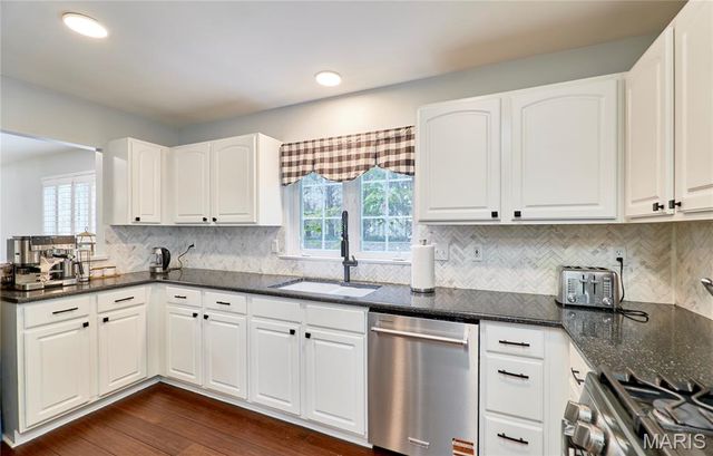 15207 Cambridge Terrace Court, Chesterfield, MO 63017