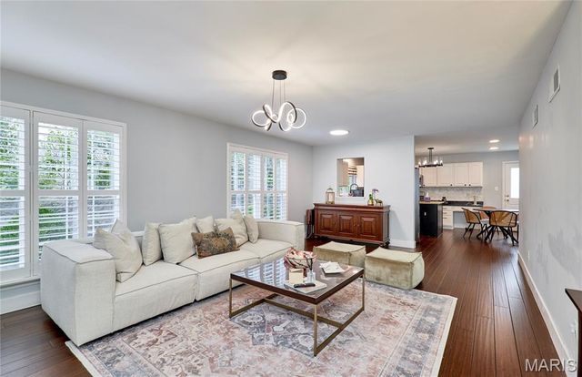15207 Cambridge Terrace Court, Chesterfield, MO 63017