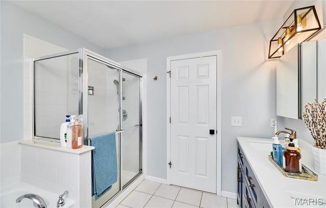 15207 Cambridge Terrace Court, Chesterfield, MO 63017