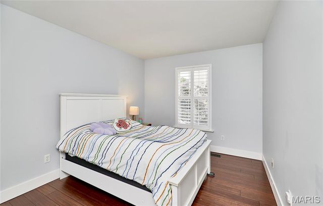 15207 Cambridge Terrace Court, Chesterfield, MO 63017
