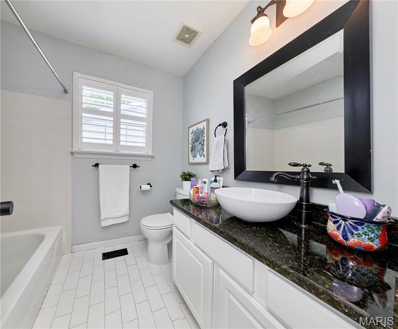 15207 Cambridge Terrace Court, Chesterfield, MO 63017