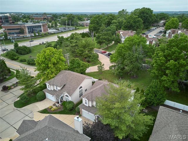 15207 Cambridge Terrace Court, Chesterfield, MO 63017
