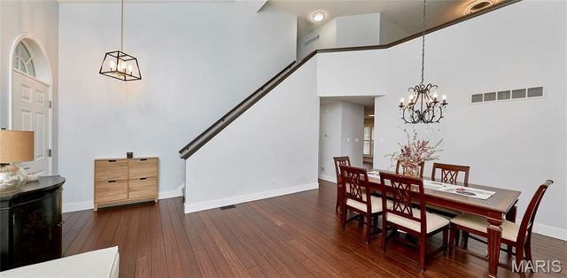 15207 Cambridge Terrace Court, Chesterfield, MO 63017
