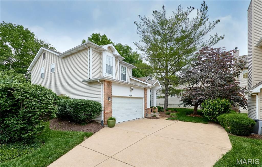 15207 Cambridge Terrace Court, Chesterfield, MO 63017