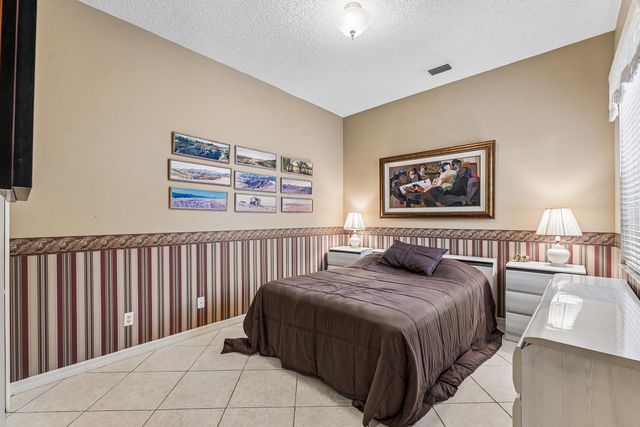 111 N North Lakeshore Drive, Hypoluxo, FL 33462