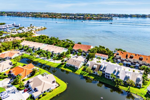 111 N North Lakeshore Drive, Hypoluxo, FL 33462