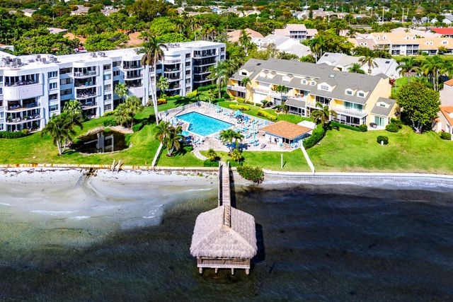 111 N North Lakeshore Drive, Hypoluxo, FL 33462