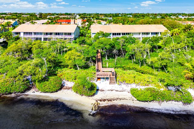 111 N North Lakeshore Drive, Hypoluxo, FL 33462