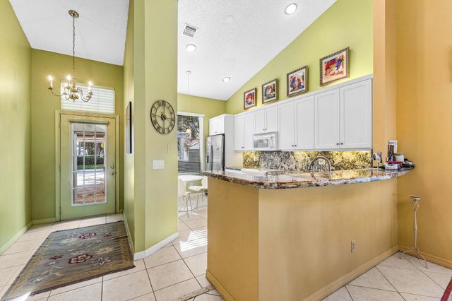 111 N North Lakeshore Drive, Hypoluxo, FL 33462