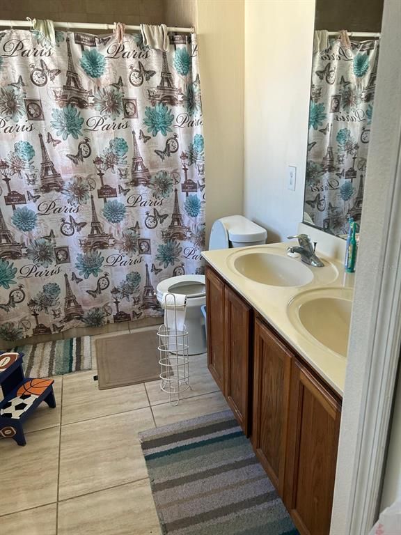 Image 13 of property listing at 110 TYSON COURT, Oviedo, FL 32765