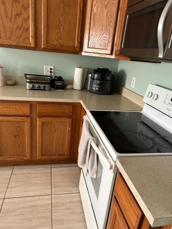Image 5 of property listing at 110 TYSON COURT, Oviedo, FL 32765