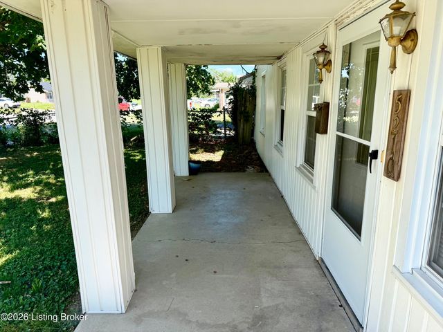 5210 Delaware Dr, Louisville, KY 40218