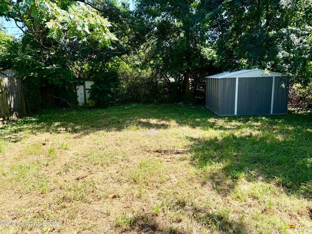 5210 Delaware Dr, Louisville, KY 40218