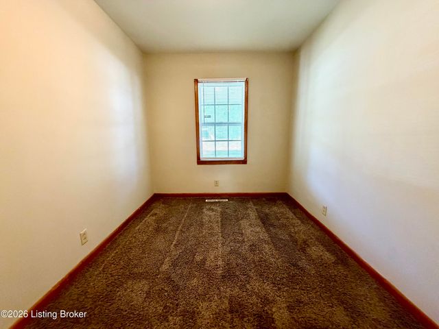 5210 Delaware Dr, Louisville, KY 40218