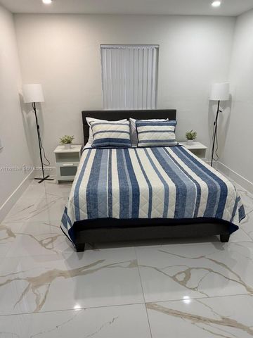 208 NW 7th St 1-2, Hallandale Beach, FL 33009