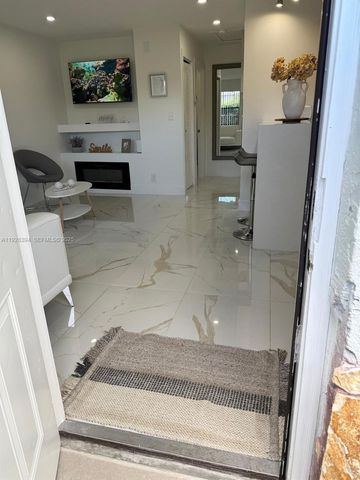 208 NW 7th St 1-2, Hallandale Beach, FL 33009